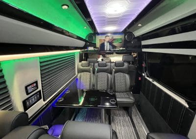 Mercedes Benz Executive Sprinter New - #12